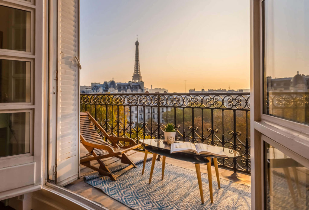 appartement parisien vue tour eiffel